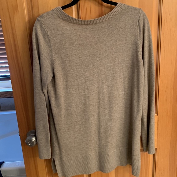 Ann Taylor - Loft soft v-neck sweater. Gently worn. Smoke free home. - Picture 4 of 5
